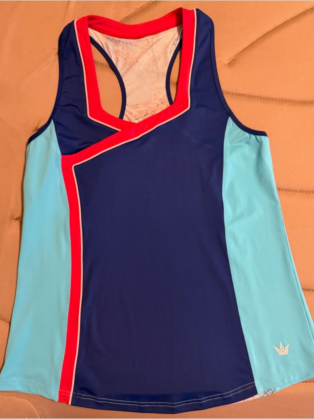 Crowned Athletics Honorable/Mulan flow tank L
